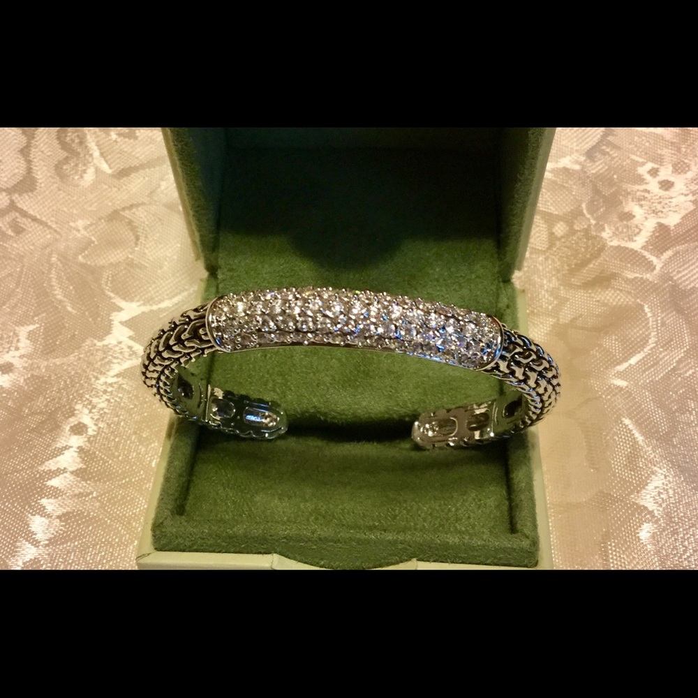 Beautiful Silvertone and Crystal Bracelet